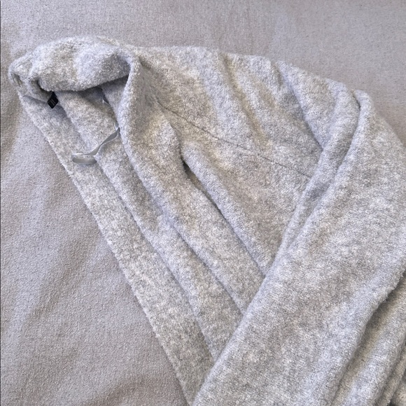 Banana Republic Light Gray Cardigan - Picture 2 of 2